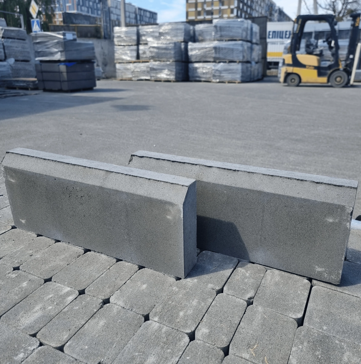 Бордюр бетонний 50х20х6 Сірий