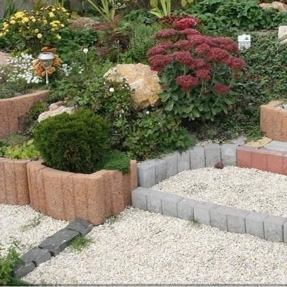 Квітник бетонна квадратна